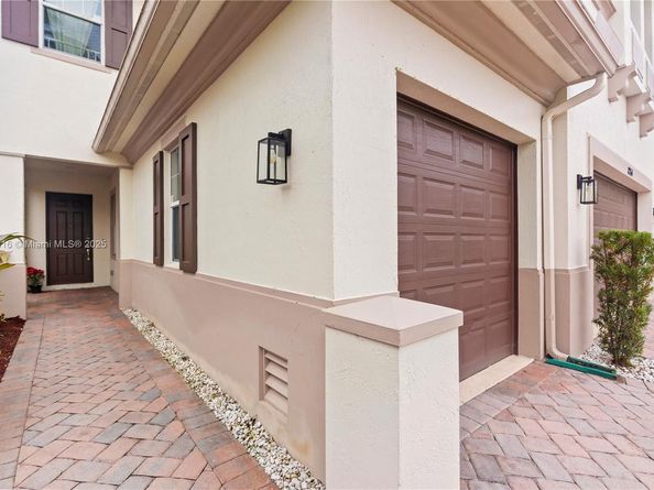 8264 NW 118th Way, Parkland FL 33076