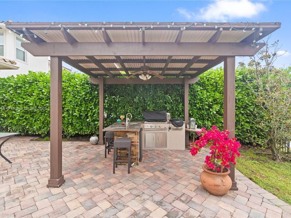 8264 NW 118th Way, Parkland FL 33076