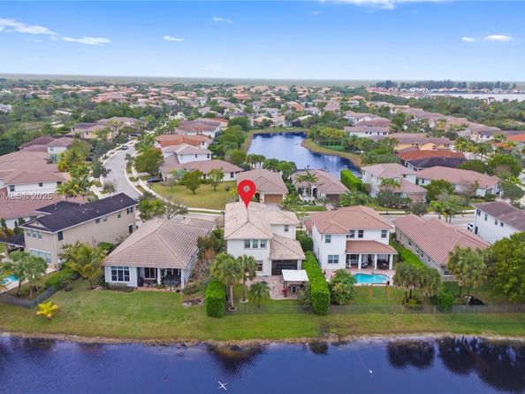 8264 NW 118th Way, Parkland FL 33076