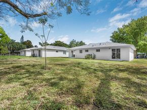 933 NW 50th St, Miami FL 33127