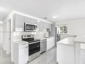 933 NW 50th St, Miami FL 33127