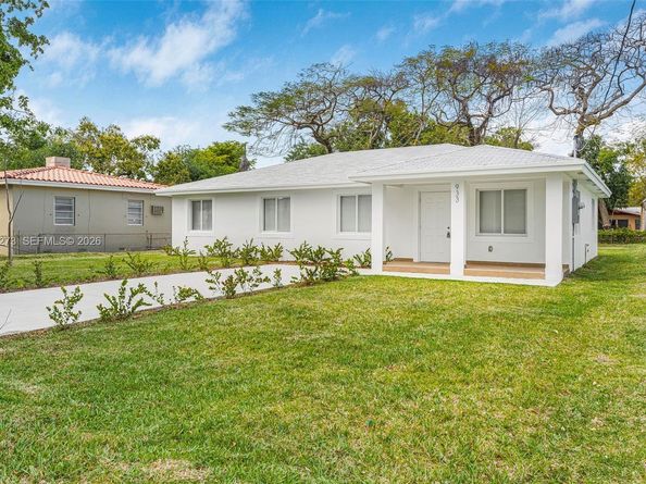 933 NW 50th St, Miami FL 33127