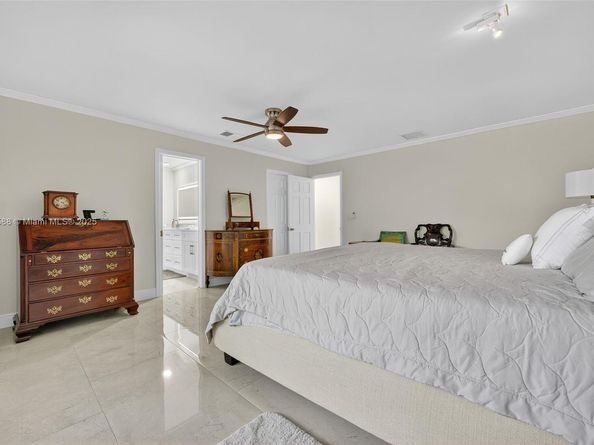 1733 NE 35th St, Oakland Park FL 33334