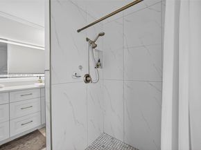 1733 NE 35th St, Oakland Park FL 33334
