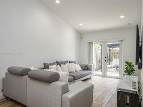 11166 NW 38th St, Sunrise FL 33351