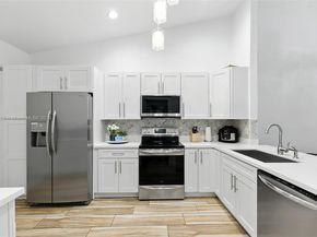 11166 NW 38th St, Sunrise FL 33351