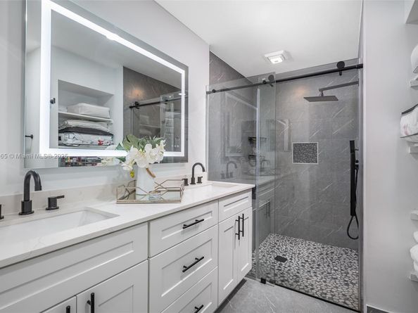 11166 NW 38th St, Sunrise FL 33351