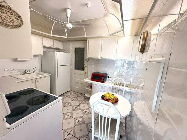 1355 NE 167th St 302, Miami FL 33162