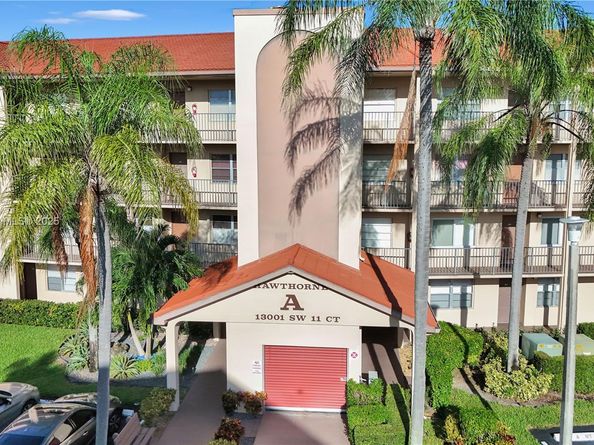 13001 SW 11th Ct 401A, Pembroke Pines FL 33027
