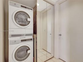 13001 SW 11th Ct 401A, Pembroke Pines FL 33027