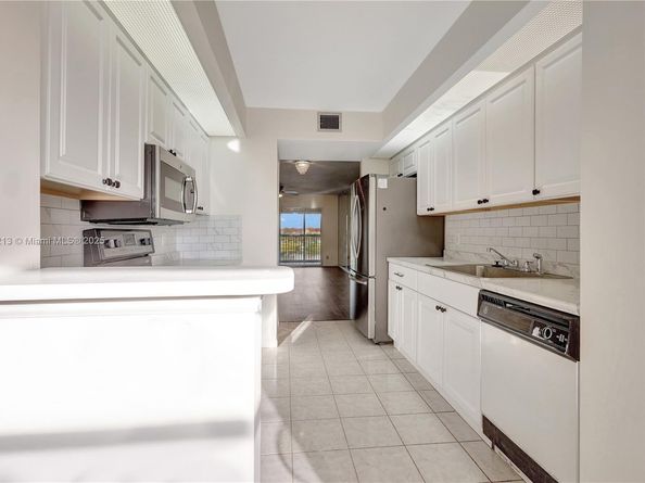 13001 SW 11th Ct 401A, Pembroke Pines FL 33027