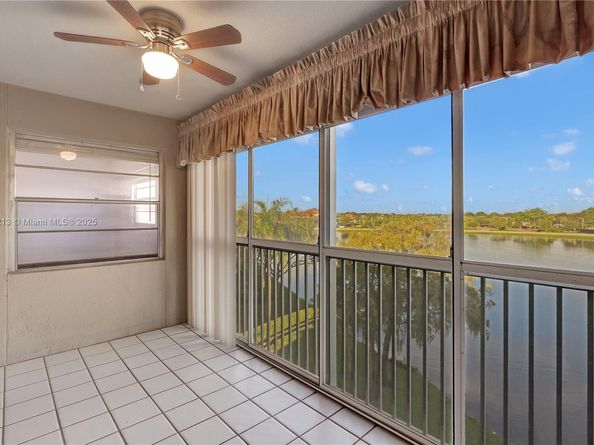 13001 SW 11th Ct 401A, Pembroke Pines FL 33027