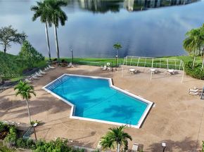 13001 SW 11th Ct 401A, Pembroke Pines FL 33027