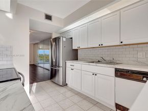 13001 SW 11th Ct 401A, Pembroke Pines FL 33027