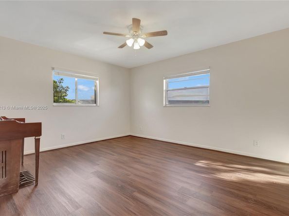 13001 SW 11th Ct 401A, Pembroke Pines FL 33027