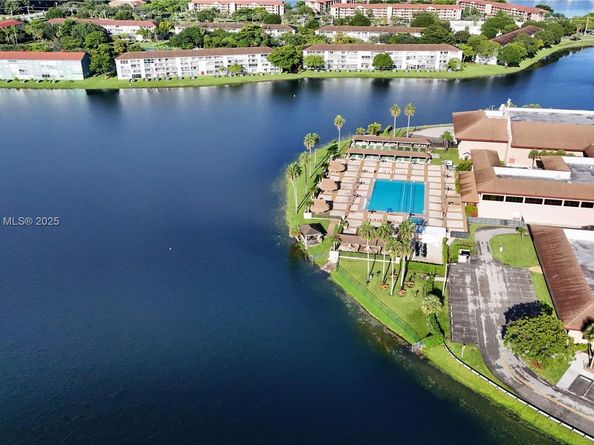 13001 SW 11th Ct 401A, Pembroke Pines FL 33027