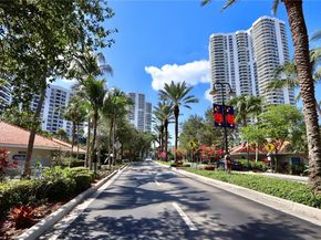 3500 Mystic Pointe Dr 1207, Aventura FL 33180