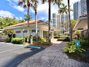 3500 Mystic Pointe Dr 1207, Aventura FL 33180