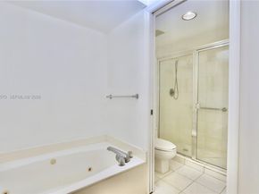 3500 Mystic Pointe Dr 1207, Aventura FL 33180