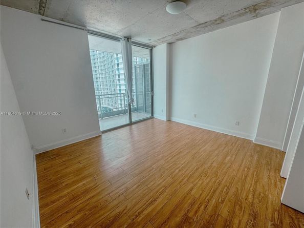 690 SW 1st Ct 2122, Miami FL 33130
