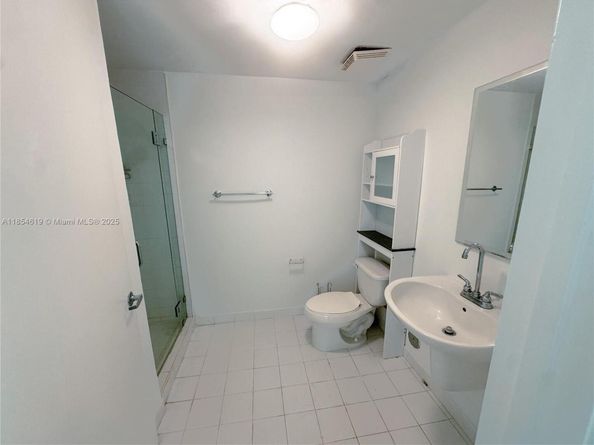 690 SW 1st Ct 2122, Miami FL 33130