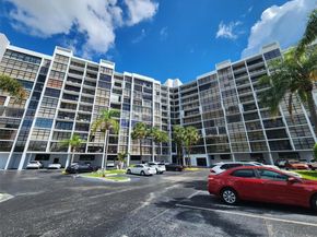600 Parkview Dr 911, Hallandale Beach FL 33009
