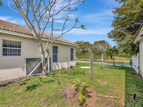 16249 NW 24th St, Pembroke Pines FL 33028