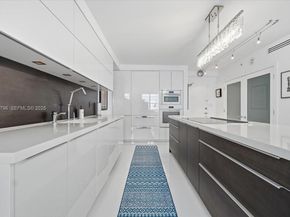 100 Lincoln Road 747, Miami Beach FL 33139