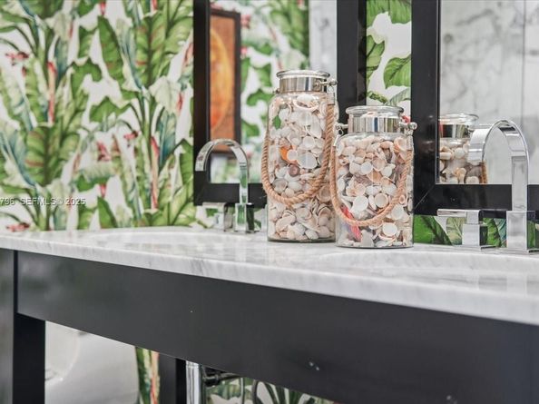 100 Lincoln Road 747, Miami Beach FL 33139