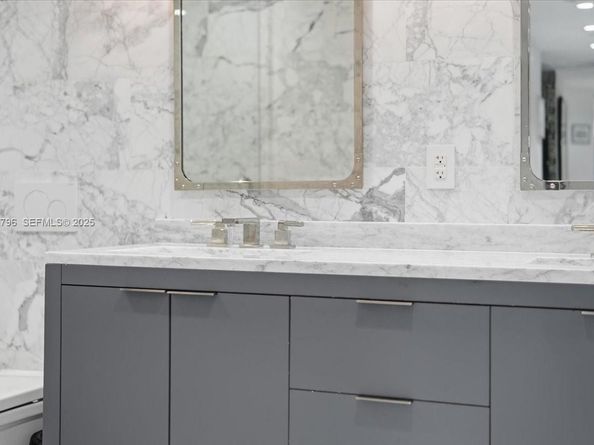 100 Lincoln Road 747, Miami Beach FL 33139