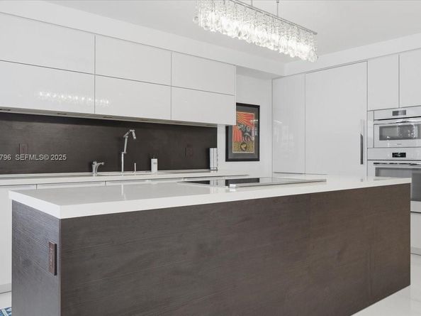 100 Lincoln Road 747, Miami Beach FL 33139