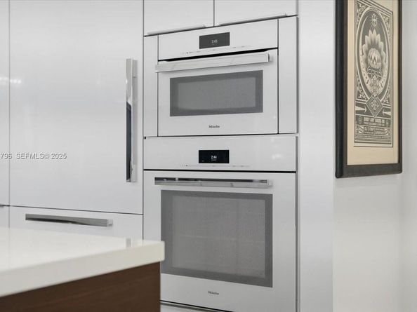 100 Lincoln Road 747, Miami Beach FL 33139