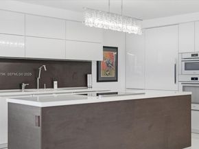 100 Lincoln Road 747, Miami Beach FL 33139