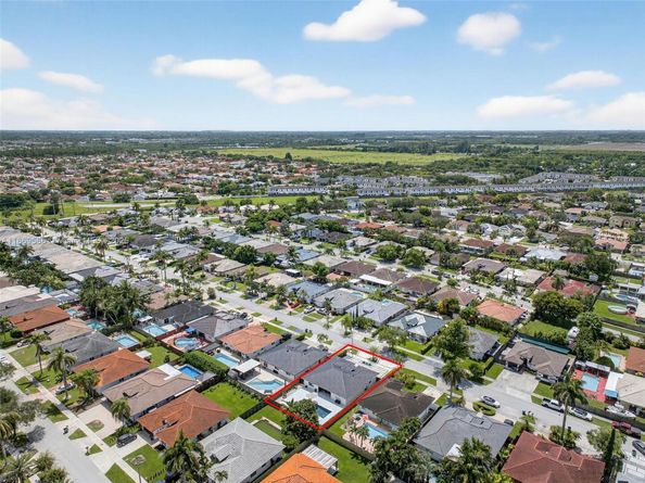 14853 SW 178th Ter, Miami FL 33187