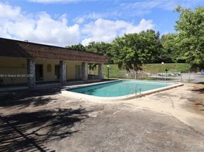 7825 Miller Dr C211, Miami FL 33155