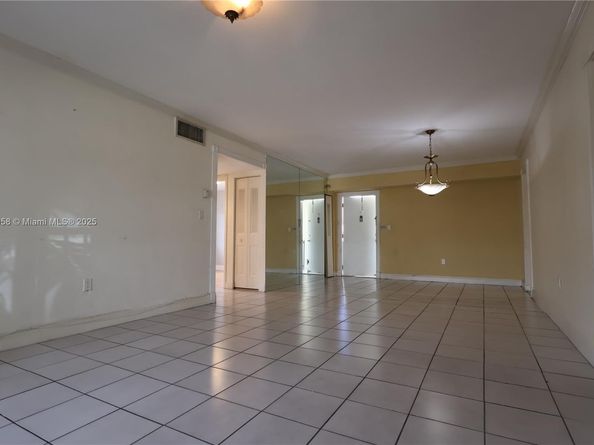 7825 Miller Dr C211, Miami FL 33155