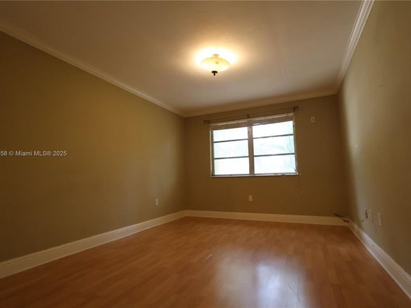 7825 Miller Dr C211, Miami FL 33155