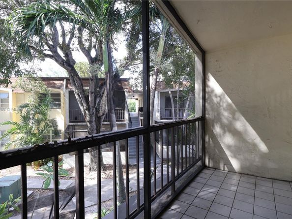 7825 Miller Dr C211, Miami FL 33155
