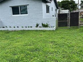 4233 Washington St, Hollywood FL 33021