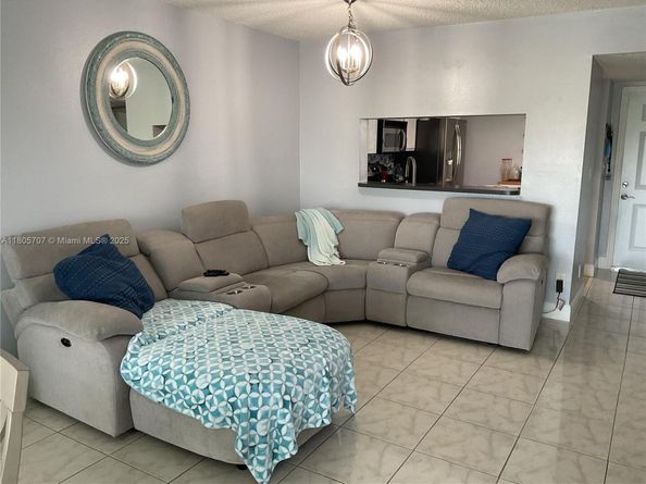 Undisclosed Address #A11805707, Pembroke Pines FL 33025