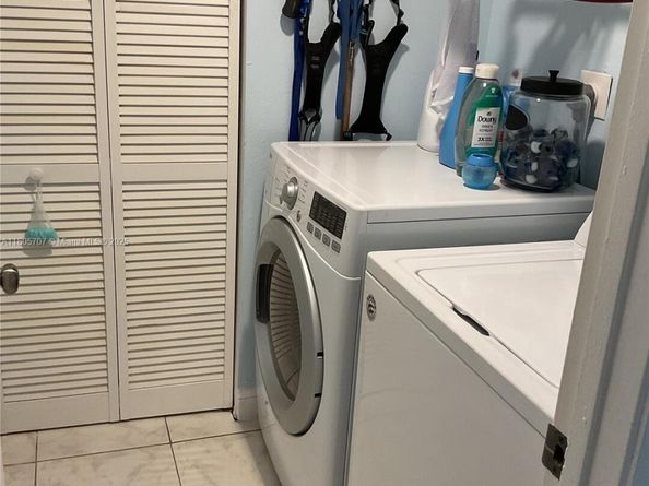 Undisclosed Address #A11805707, Pembroke Pines FL 33025