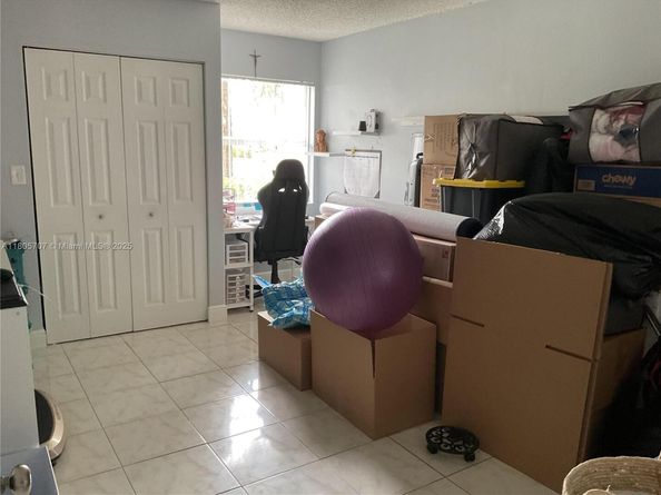 Undisclosed Address #A11805707, Pembroke Pines FL 33025