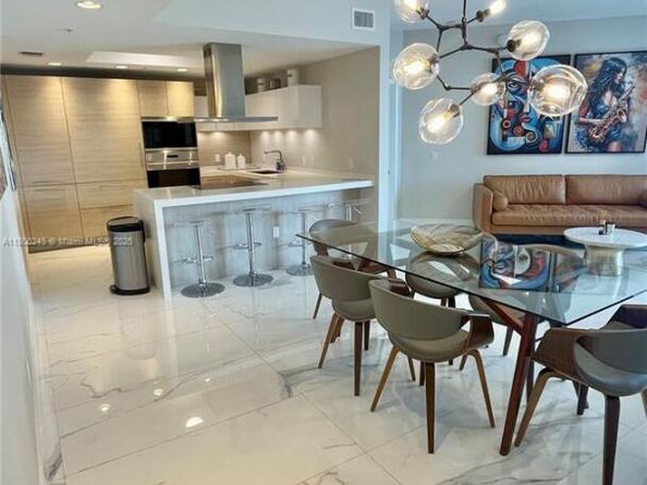 17111 Biscayne Blvd 403, North Miami Beach FL 33160