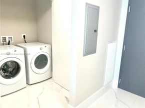 17111 Biscayne Blvd 403, North Miami Beach FL 33160