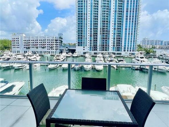 17111 Biscayne Blvd 403, North Miami Beach FL 33160
