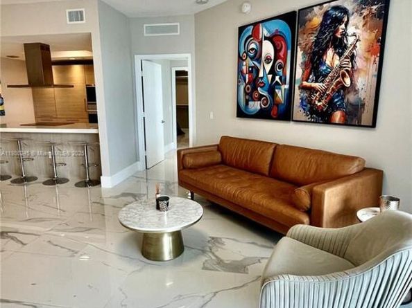 17111 Biscayne Blvd 403, North Miami Beach FL 33160