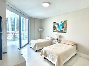 17111 Biscayne Blvd 403, North Miami Beach FL 33160