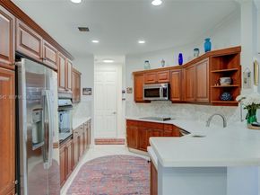 2742 NE Kinsington Cir 241, Weston FL 33332