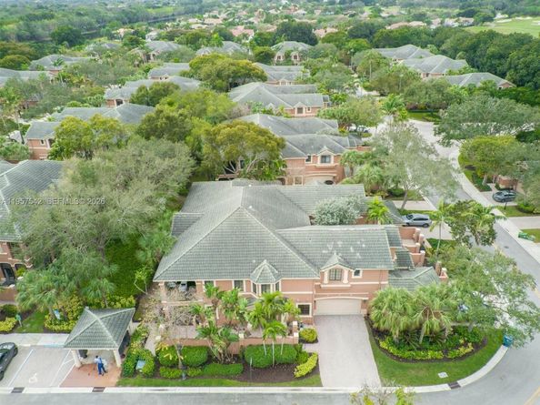 2742 NE Kinsington Cir 241, Weston FL 33332
