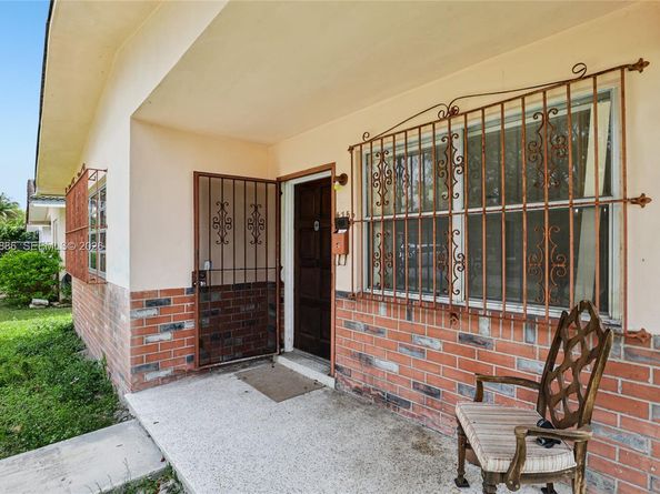4756 SW 7th St, Miami FL 33134